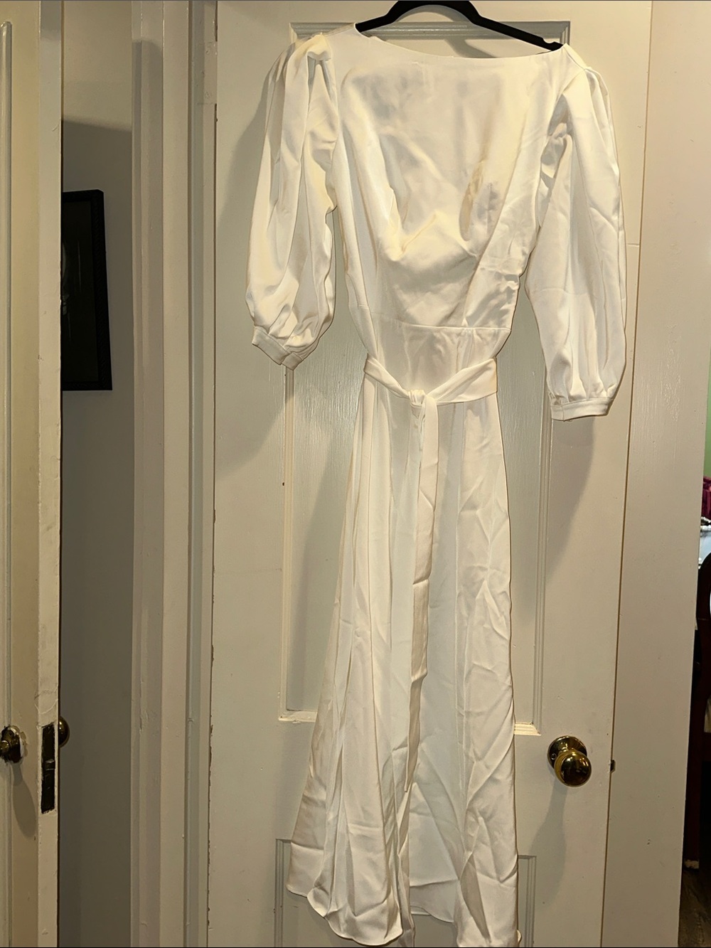 NWT Classic Ivory Puff-Sleeve Bridal Gown with Waist Sash